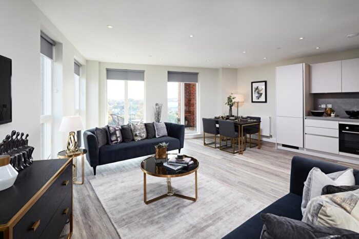 2 Bedroom Flat To Rent In St. Marks Road Bromley, BR2