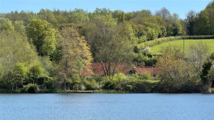 4 Bedroom Link Detached House For Sale In Springwell Lane, Rickmansworth, Hertfordshire, WD3