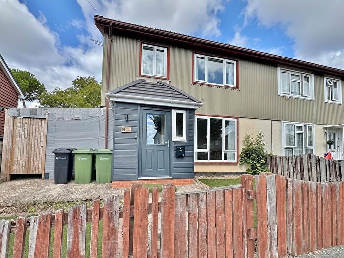 3 Bedroom Semi-Detached House For Sale In Deerhurst Crescent, Paulsgrove, PO6