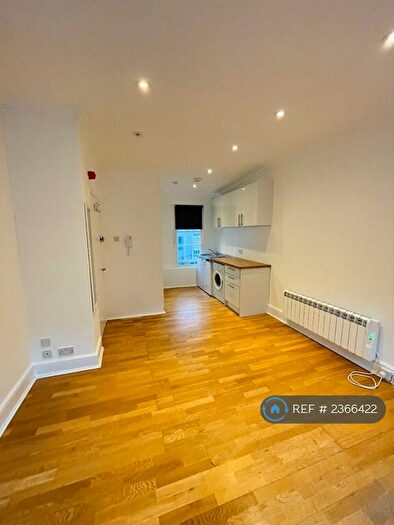 Studio To Rent In Willow Street, London, EC2A