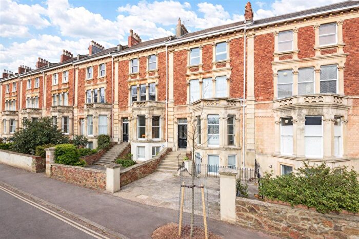 2 Bedroom Flat For Sale In Period Bed Garden Apartment With Garden, Parking & No Chain, BS8