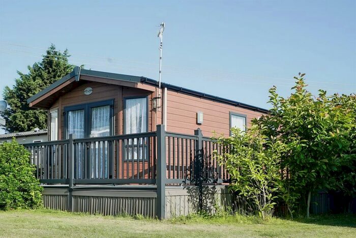 2 Bedroom Lodge For Sale In MIll Lane, Hawksworth, Leeds, LS20
