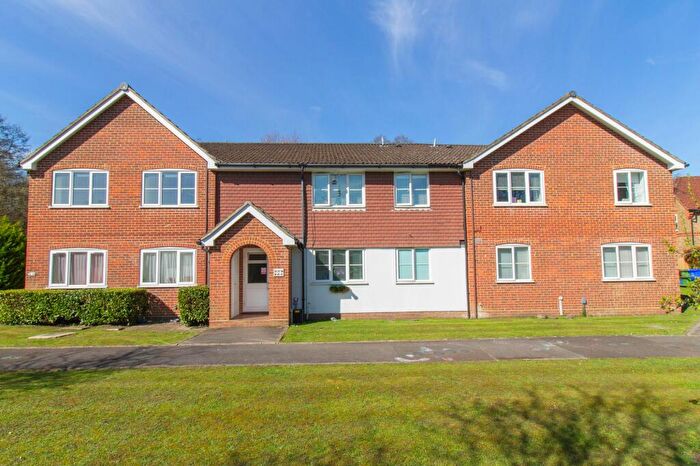1 Bedroom Flat To Rent In Broadhurst, Farnborough, GU14