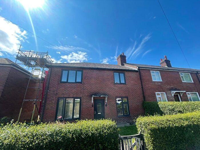 3 Bedroom End Of Terrace House To Rent In Langdale Gardens, Leeds, LS6