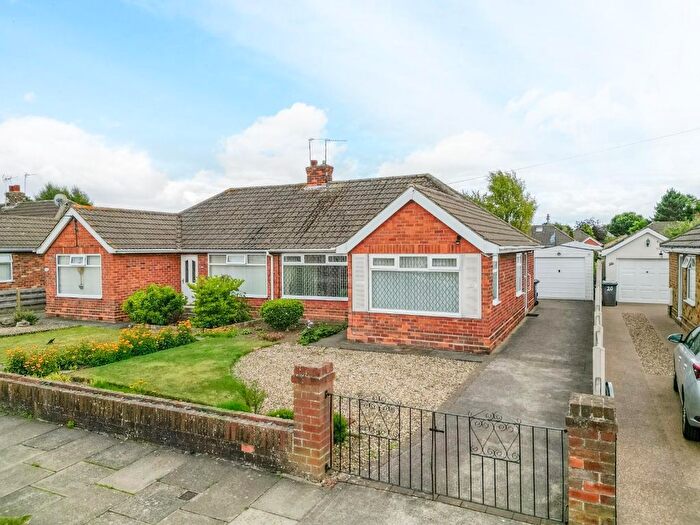 2 Bedroom Bungalow For Sale In Elmpark Way, York, YO31
