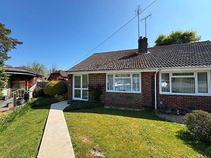 2 Bedroom Detached Bungalow To Rent In Ryecroft Drive, Mannings Heath, RH13