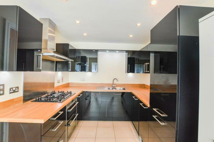 4 Bedroom Terraced House To Rent In Ambleside Avenue, Walton-on-Thames, KT12