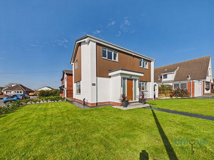 4 Bedroom Detached House For Sale In Nairn Close, Blackpool, FY4