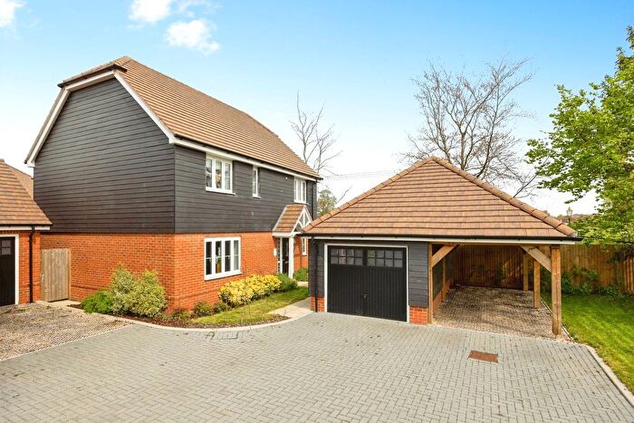 4 Bedroom Detached House For Sale In Hedgeways, Tongham, Farnham, Surrey, GU10
