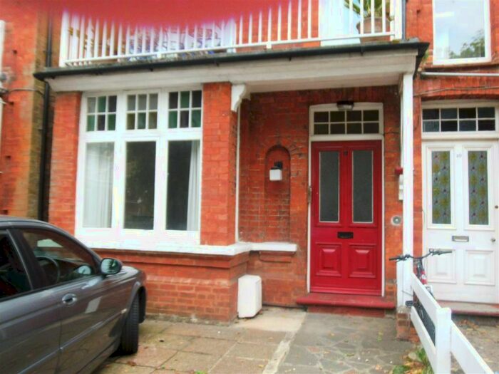1 Bedroom Flat To Rent In Douglas Avenue, Hythe, CT21