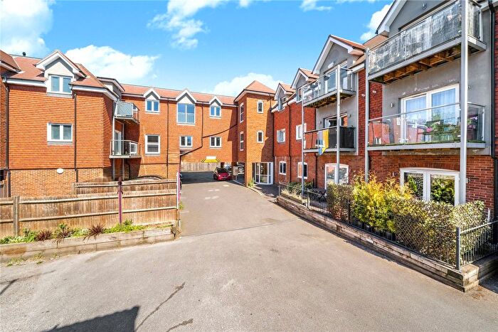 2 Bedroom Flat For Sale In Brookwood, Woking, Surrey, GU24