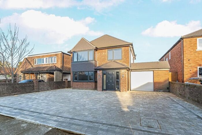 3 Bedroom Detached House To Rent In Glebe Road, Staines, TW18