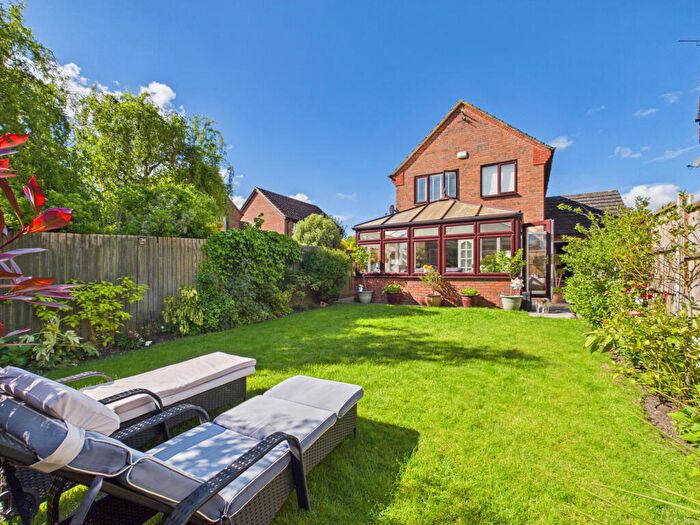 3 Bedroom Detached House For Sale In Hostier Close, Halling, Rochester, ME2