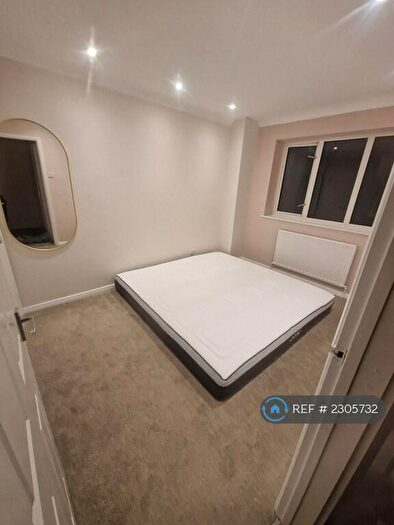 3 Bedroom Semi-Detached House To Rent In De Grey Close, Lewes, BN7