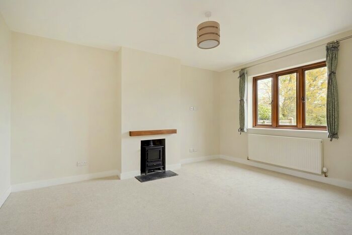 3 Bedroom Semi-Detached House To Rent In Colley Lane, Reigate RH2