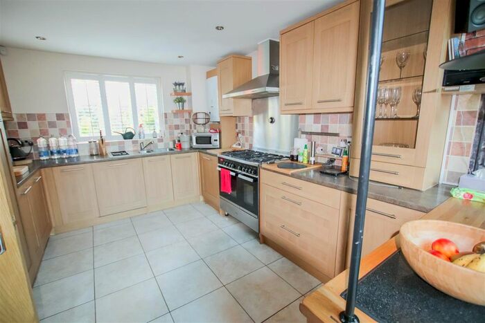 5 Bedroom Detached House To Rent In West End Road, West End, Southampton, SO18