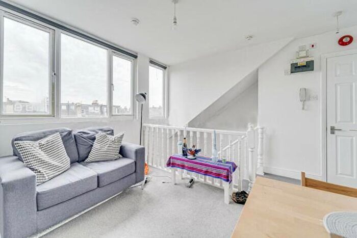 1 Bedroom Flat For Sale In Yerbury Road, N19