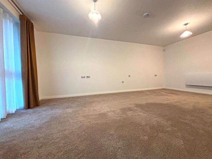 1 Bedroom Flat For Sale In - High Street, Rainham, Gillingham, ME8