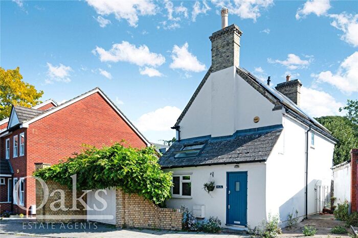 2 Bedroom Detached House For Sale In Farnan Road, Streatham, SW16