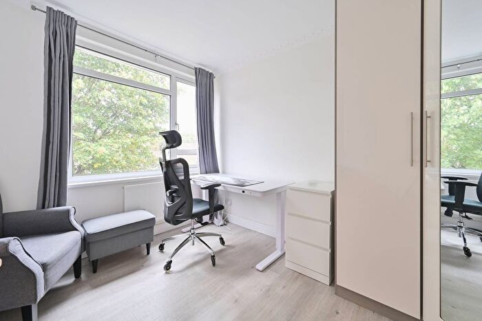 3 Bedroom Flat To Rent In Stratford Road, Watford, WD17