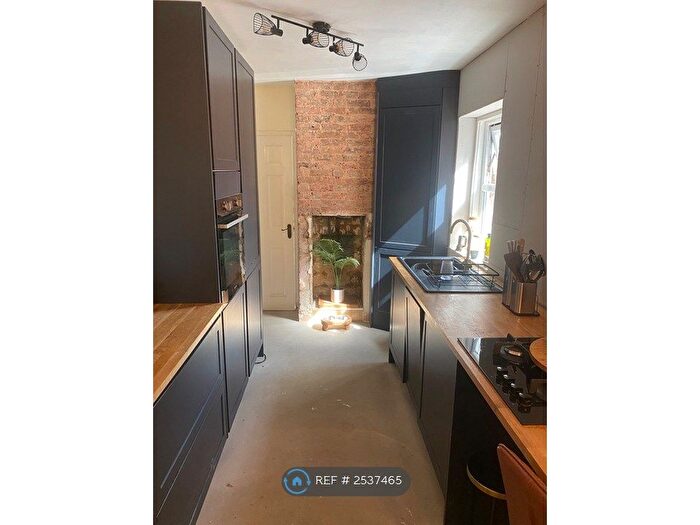 3 Bedroom Semi-Detached House To Rent In New Street, Horsham, RH13