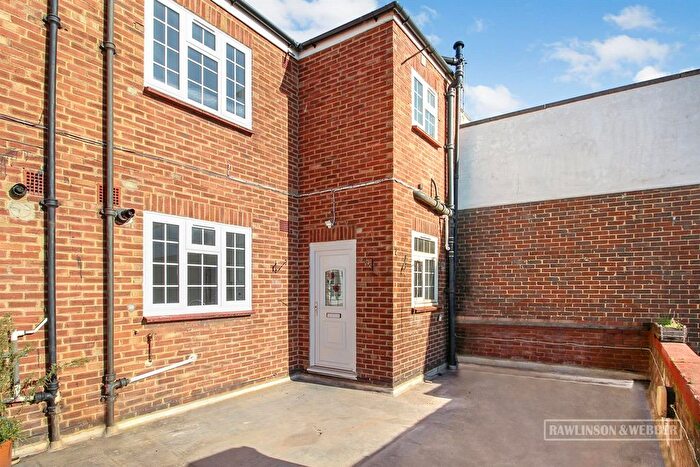 3 Bedroom Maisonette To Rent In Walton Road, East Molesey, KT8