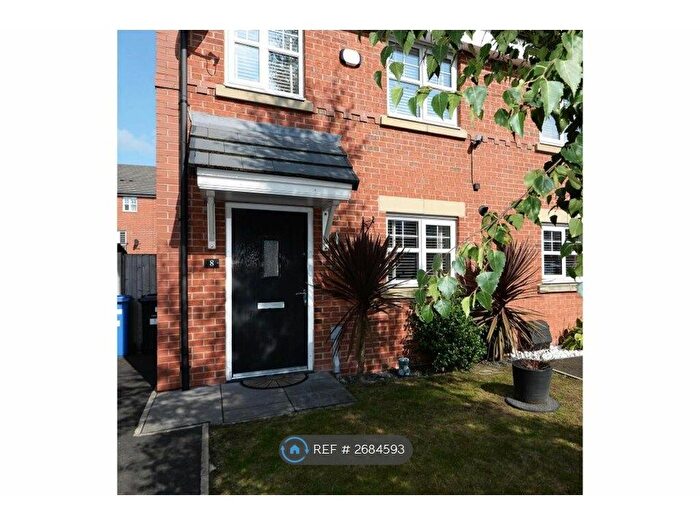 3 Bedroom Semi-Detached House To Rent In Woodhouses Avenue, Audenshaw, Manchester, M34