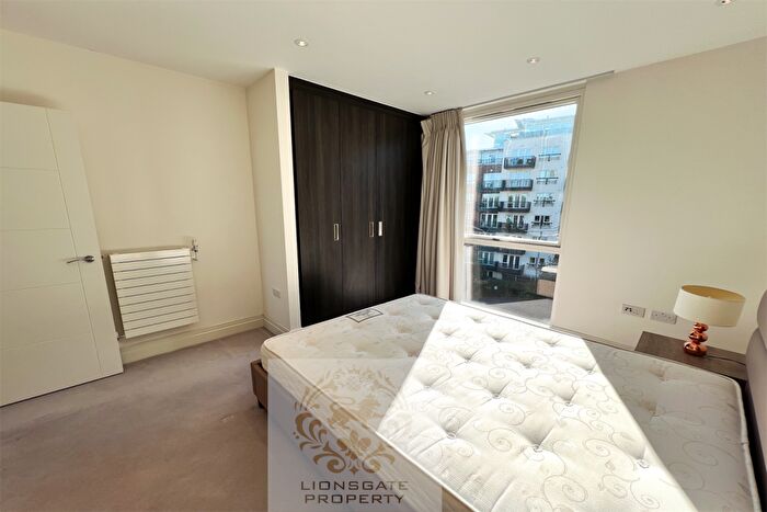 2 Bedroom Apartment To Rent In Queenshurst Square, Kingston, KT2