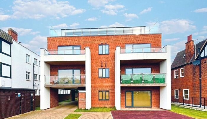 1 Bedroom Flat To Rent In New Wanstead, London, E11