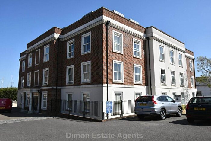 2 Bedroom Flat For Sale In Flagstaff Green, Gosport, PO12