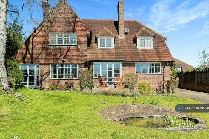 5 Bedroom Detached House To Rent In Starrock Road, Coulsdon, CR5