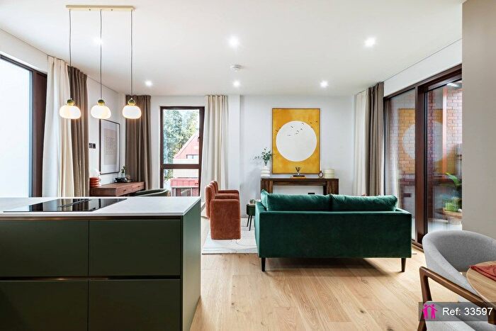 2 Bedroom Flat For Sale In Worple Road, London, SW20