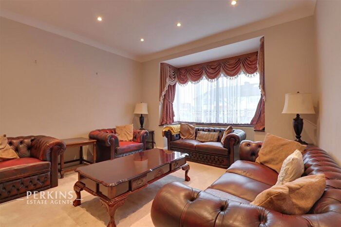 4 Bedroom End Of Terrace House To Rent In Mornington Road, Greenford, UB6