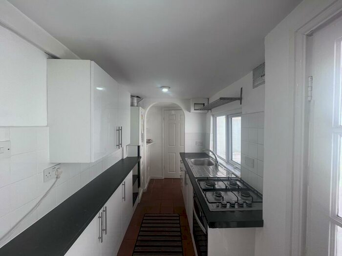 3 Bedroom House To Rent In South Street, Birmingham, B17