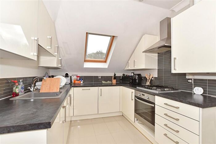 1 Bedroom Flat For Sale In Farningham Road, Crowborough, East Sussex, TN6