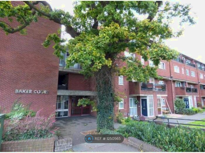 2 Bedroom Flat To Rent In Baker Court, Borehamwood WD6