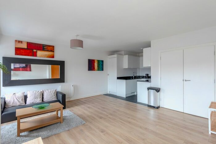 2 Bedroom Flat To Rent In Hackney Road, London ., E2
