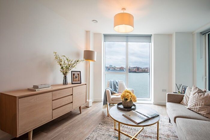 2 Bedroom Flat To Rent In Centenary Plaza, Southampton, SO19