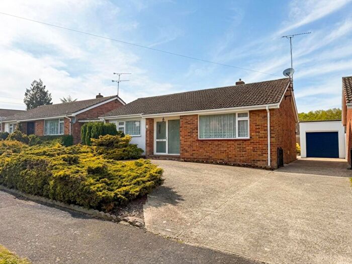 2 Bedroom Detached Bungalow For Sale In Furzedale Park, Hythe, SO45
