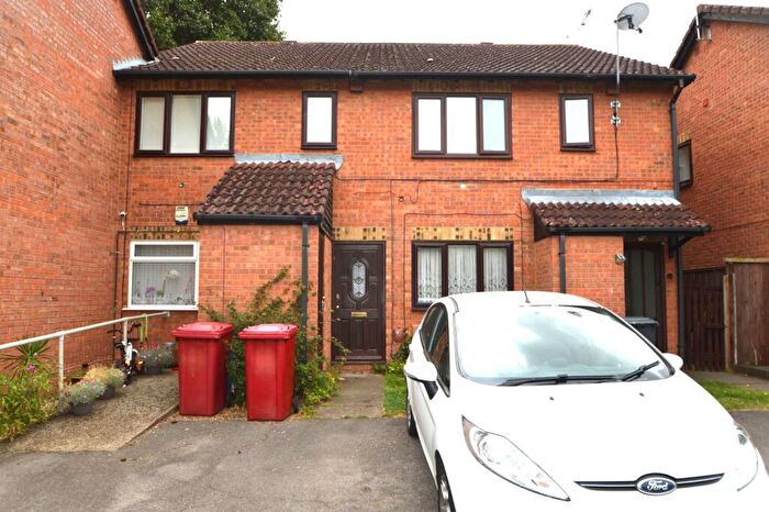 1 Bedroom Parking To Rent In Baird Close, Slough, Berkshire, SL1