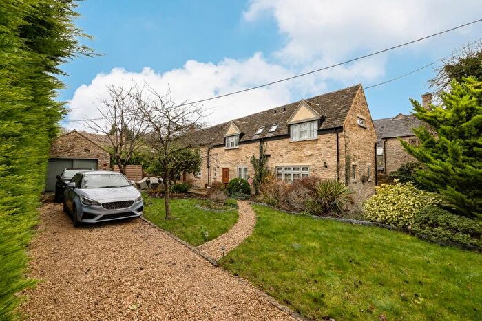 3 Bedroom Cottage For Sale In Burford Road, Brize Norton, Oxfordshire, OX18