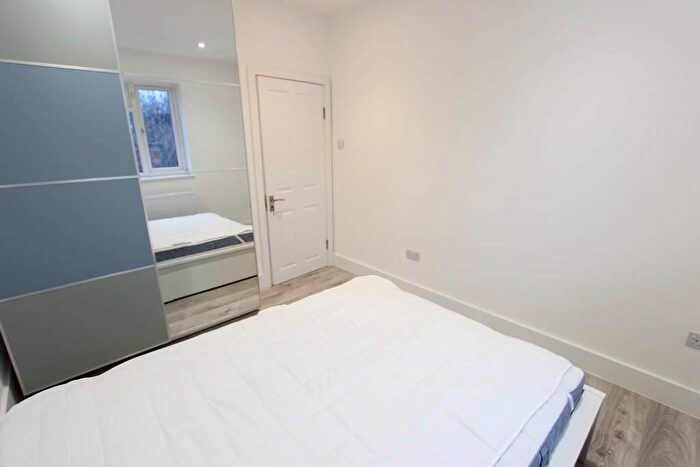 1 Bedroom Apartment To Rent In Langham Close, London, N15