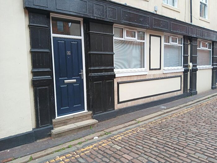 3 Bedroom Flat To Rent In Dagger Lane, Hull, HU1