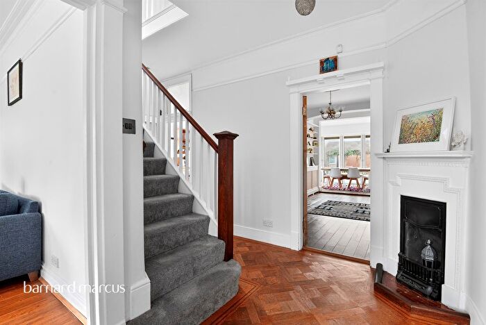 4 Bedroom Semi Detached House For Sale In Hillside Gardens, Wallington, SM6