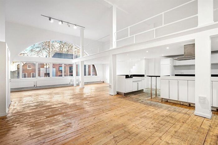 2 Bedroom Apartment For Sale In Shoreditch High Street, London, E1