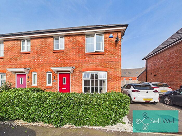 3 Bedroom Semi Detached House For Sale In Linseed Crescent, Worsley, Manchester, M28