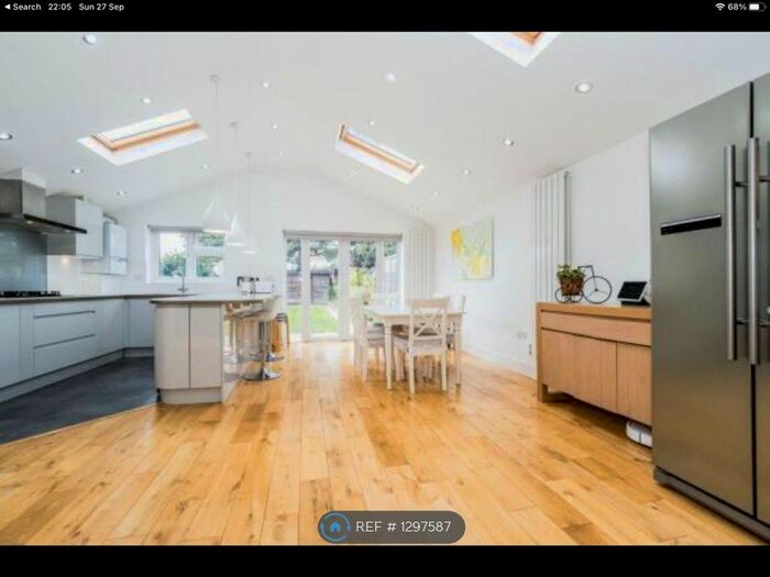 3 Bedroom Terraced House To Rent In Grangeway Gardens, Ilford IG4