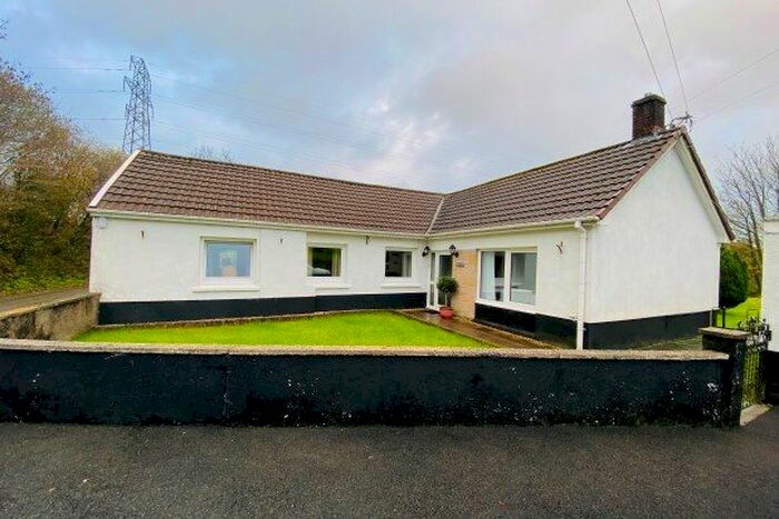 4 Bedroom Detached Bungalow To Rent In Trawsmawr, Carmarthen, SA33
