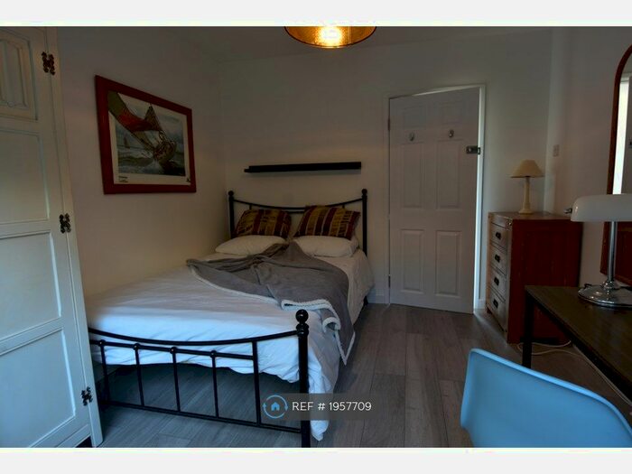 6 Bedroom Semi-Detached House To Rent In Georgian View, Bath, BA2