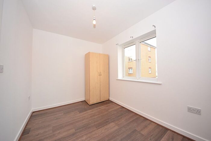 2 Bedroom Flat To Rent In Ley Street, Ilford, IG2